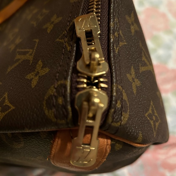 Authentic Louis Vuitton Keepall 55 travel bag - Picture 11 of 16